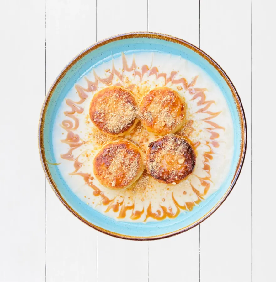 SIRNIKI WITH VANILLA AND SALTED CARAMEL SAUCE