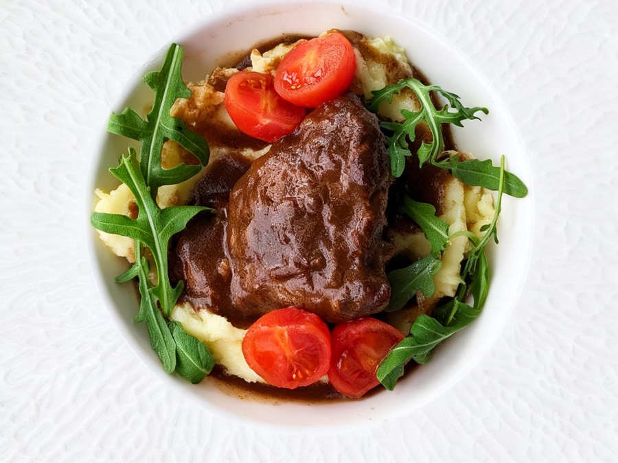 Beef Cheeks with Mashed Potatoes
