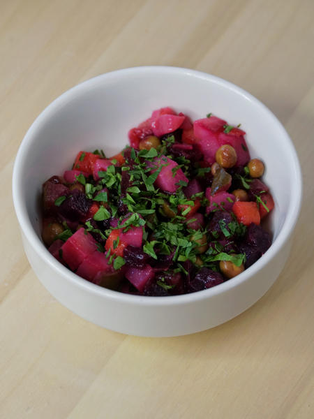 Fasulyeli vinegret salatası