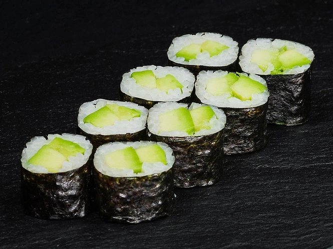 Mini roll ile avokado