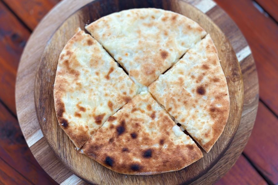 Imeretian khachapuri