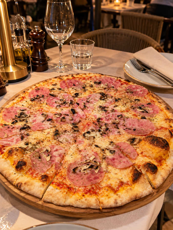 Porodična pizza Capricciosa - 64 cm