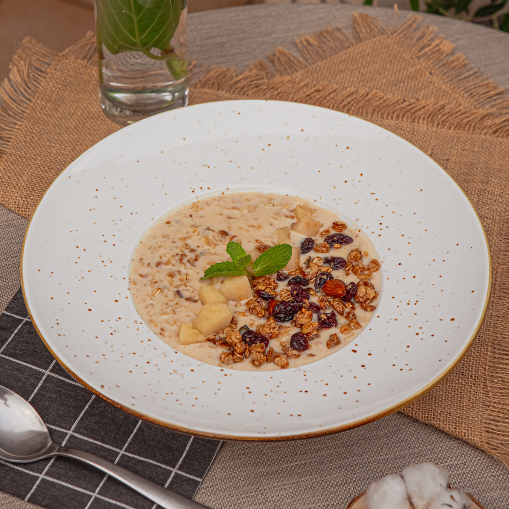 Coconut milk oatmeal with granola and baked apple 280g