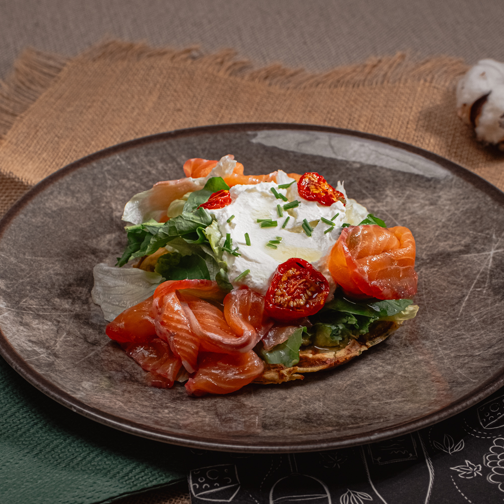 Potato waffles with salmon gravlax and ricotta 340g