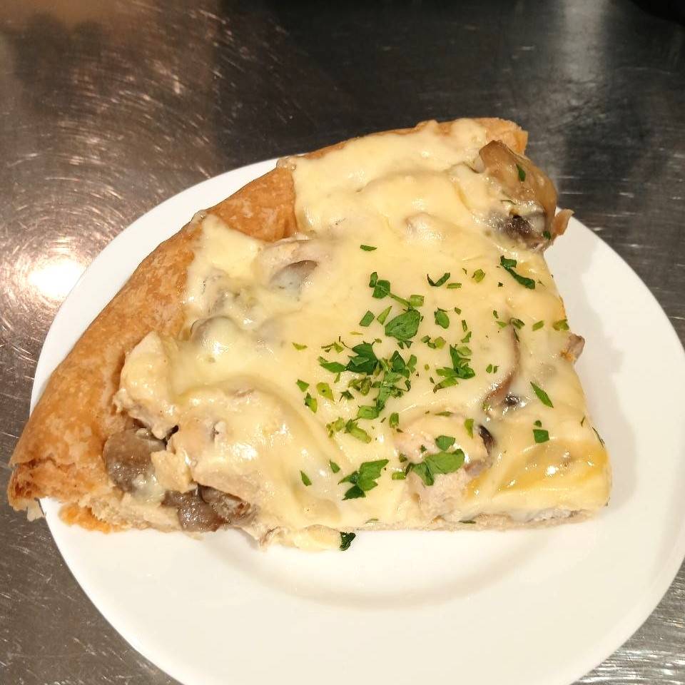 Quiche sa piletinom i pečurkama
