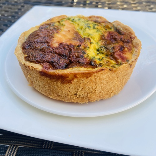 Quiche with Salmon 1 pc