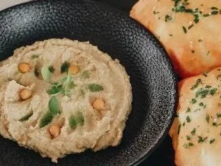 Hummus with flatbread